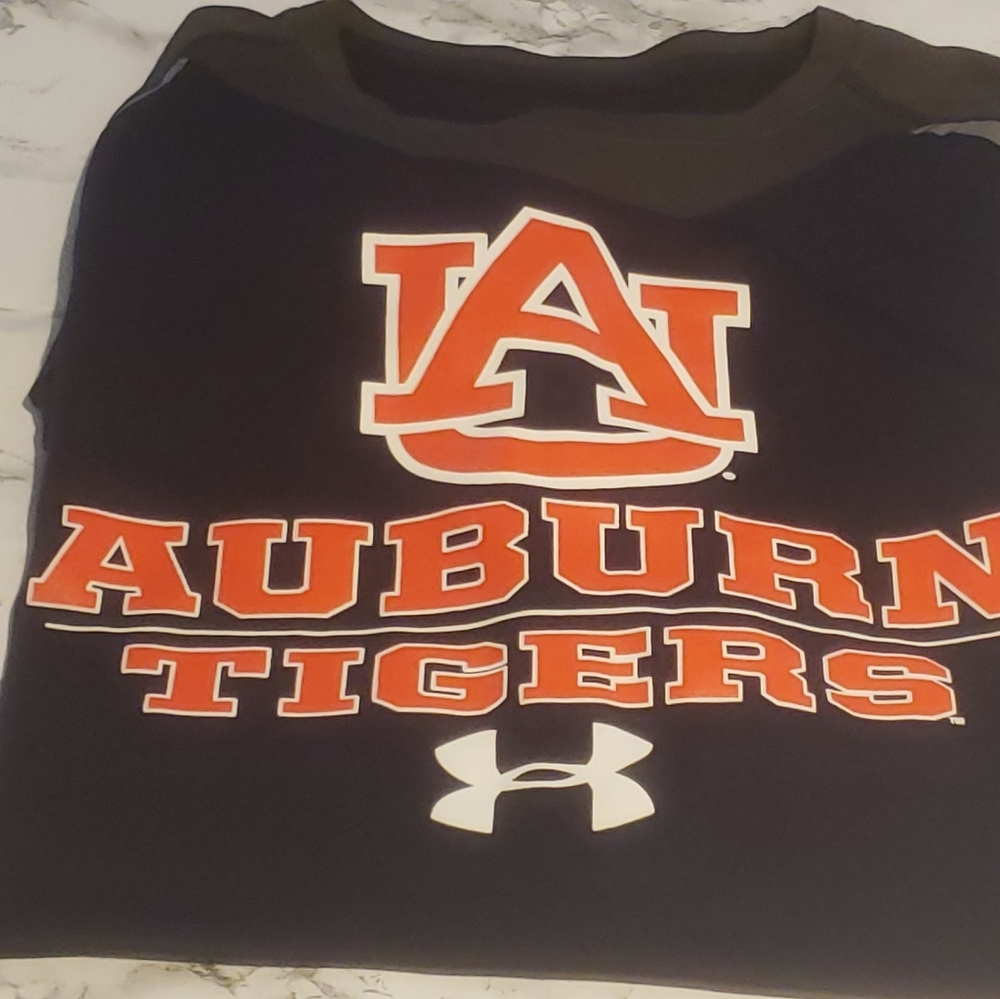 Under Armour Auburn Tigers performance tshirt